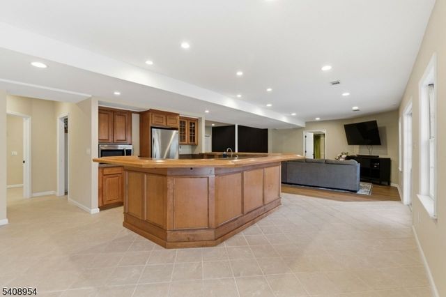 26 Fox Hollow Way, Green Twp., NJ 07821