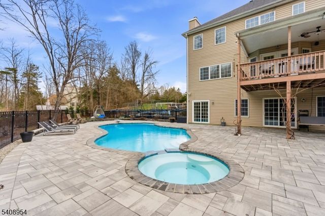 26 Fox Hollow Way, Green Twp., NJ 07821