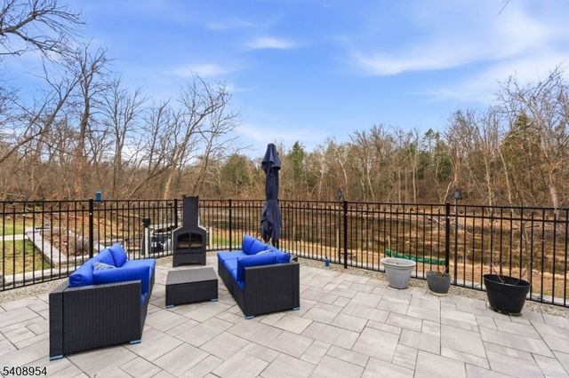 26 Fox Hollow Way, Green Twp., NJ 07821