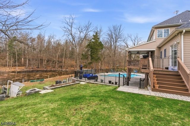 26 Fox Hollow Way, Green Twp., NJ 07821