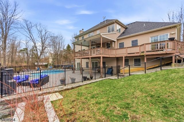 26 Fox Hollow Way, Green Twp., NJ 07821