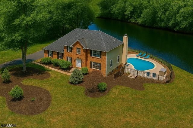 26 Fox Hollow Way, Green Twp., NJ 07821