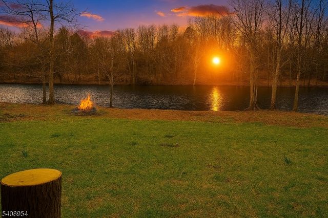 26 Fox Hollow Way, Green Twp., NJ 07821