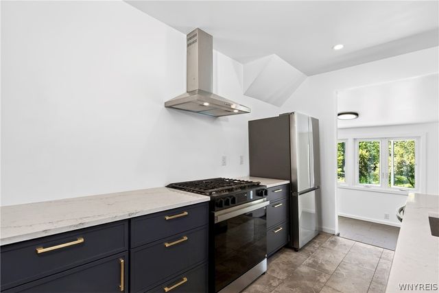4076 North Freeman Road, Orchard Park, NY 14127