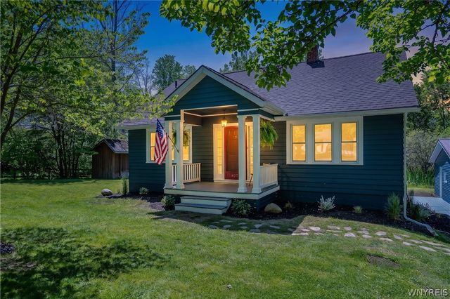 4076 North Freeman Road, Orchard Park, NY 14127