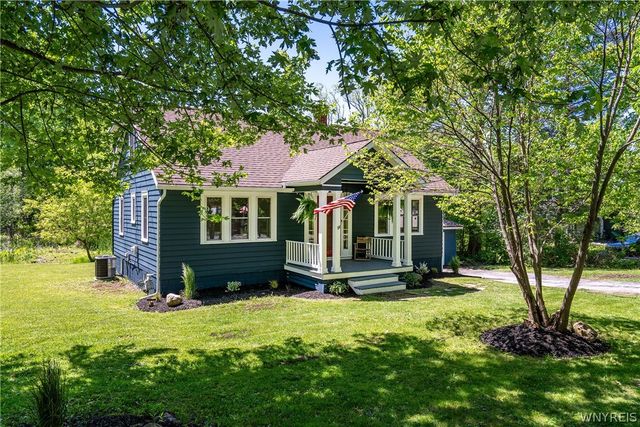 4076 North Freeman Road, Orchard Park, NY 14127