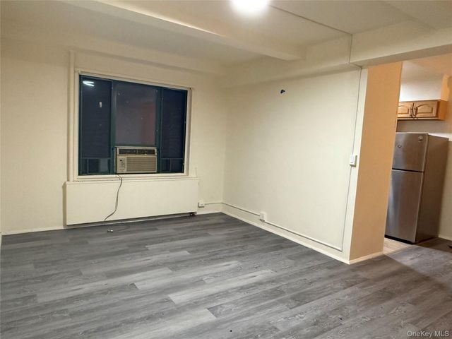 2240 E Tremont Avenue 4B, Bronx, NY 10462