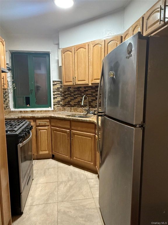 2240 E Tremont Avenue 4B, Bronx, NY 10462