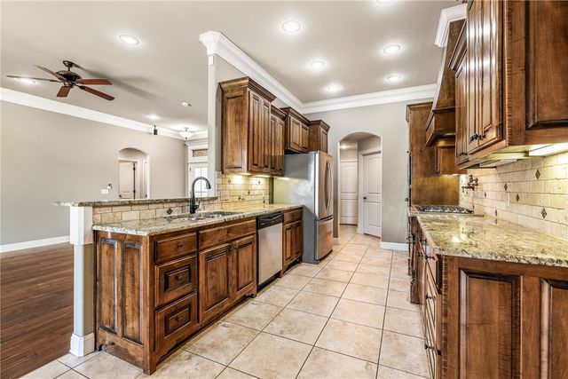 3905 SW Gemstone Boulevard, Bentonville, AR 72713