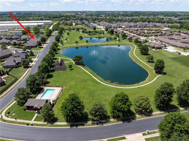 3905 SW Gemstone Boulevard, Bentonville, AR 72713