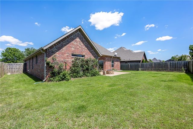 3905 SW Gemstone Boulevard, Bentonville, AR 72713
