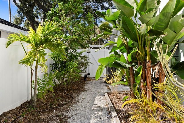 1675 POLO CLUB DRIVE, Tarpon Springs, FL 34689