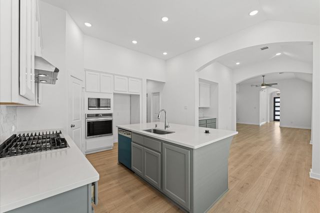 5110 Sistine Drive, Manvel, TX 77583