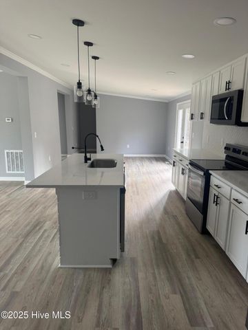 2550 Big Piney Grove Road, Clinton, NC 28328