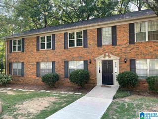 2139 Montreat Dr Apt C, Vestavia Hills, AL 35216