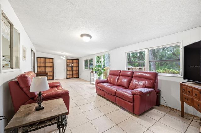 7663 CR 247, Lake Panasoffkee, FL 33538