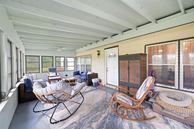 7663 CR 247, Lake Panasoffkee, FL 33538