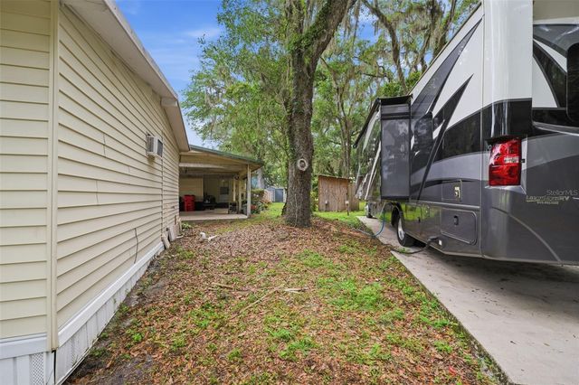 7663 CR 247, Lake Panasoffkee, FL 33538