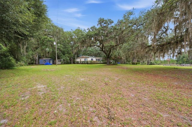 7663 CR 247, Lake Panasoffkee, FL 33538