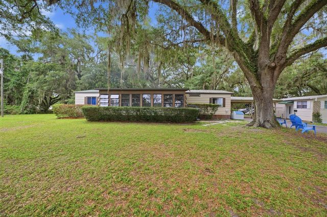 7663 CR 247, Lake Panasoffkee, FL 33538