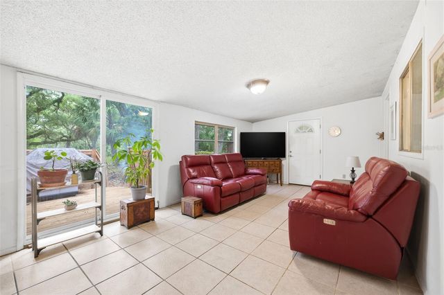 7663 CR 247, Lake Panasoffkee, FL 33538