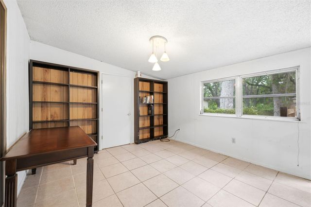 7663 CR 247, Lake Panasoffkee, FL 33538
