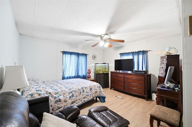 7663 CR 247, Lake Panasoffkee, FL 33538