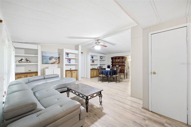 7663 CR 247, Lake Panasoffkee, FL 33538