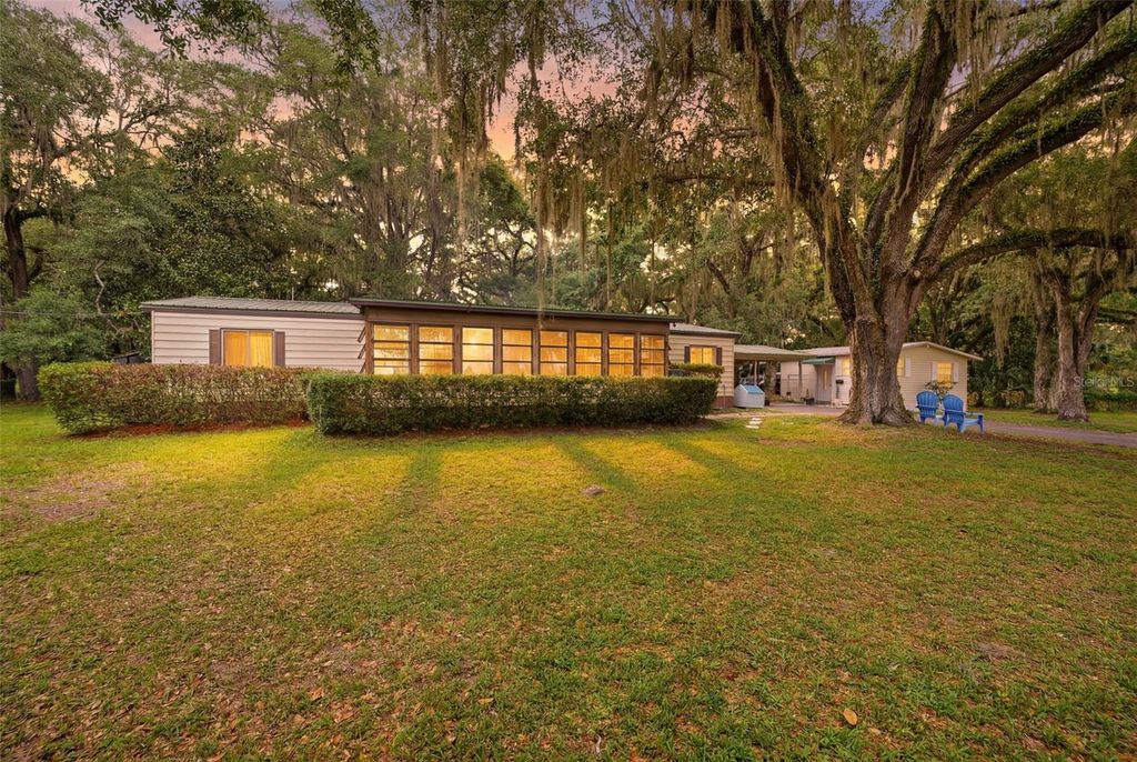 7663 CR 247, Lake Panasoffkee, FL 33538