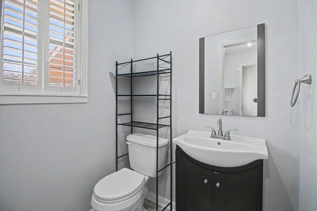 903 Horlock Street, Navasota, TX 77868