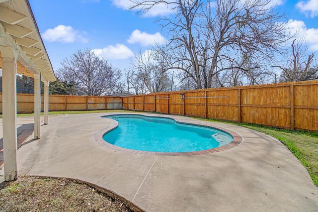 903 Horlock Street, Navasota, TX 77868