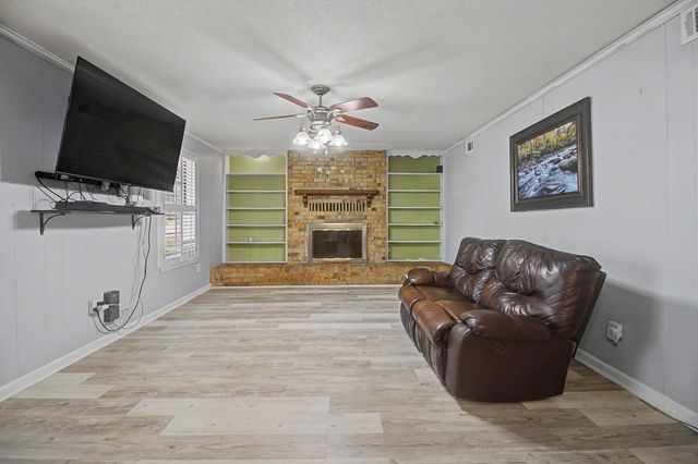 903 Horlock Street, Navasota, TX 77868