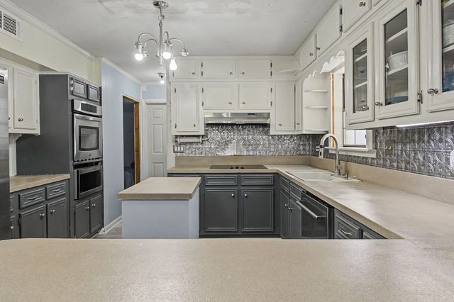 903 Horlock Street, Navasota, TX 77868