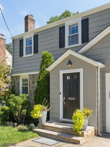 195 Stonehouse Rd, Bloomfield Twp., NJ 07028