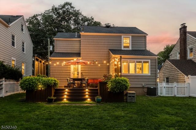 195 Stonehouse Rd, Bloomfield Twp., NJ 07028