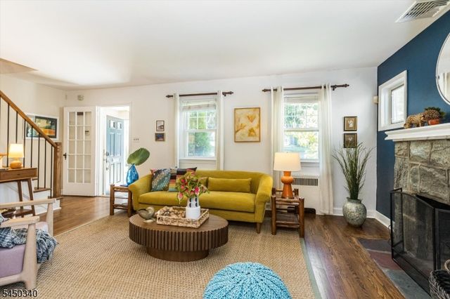 195 Stonehouse Rd, Bloomfield Twp., NJ 07028