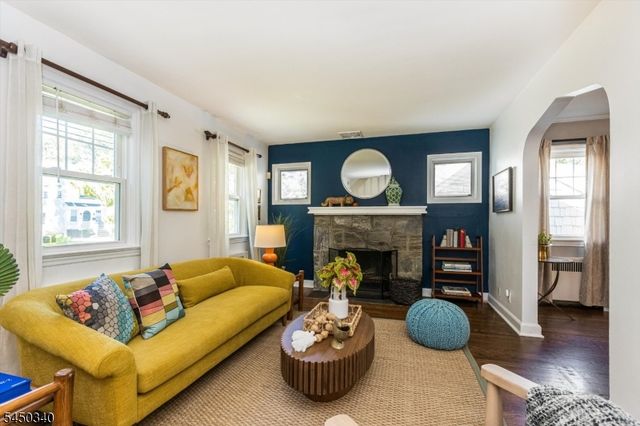 195 Stonehouse Rd, Bloomfield Twp., NJ 07028