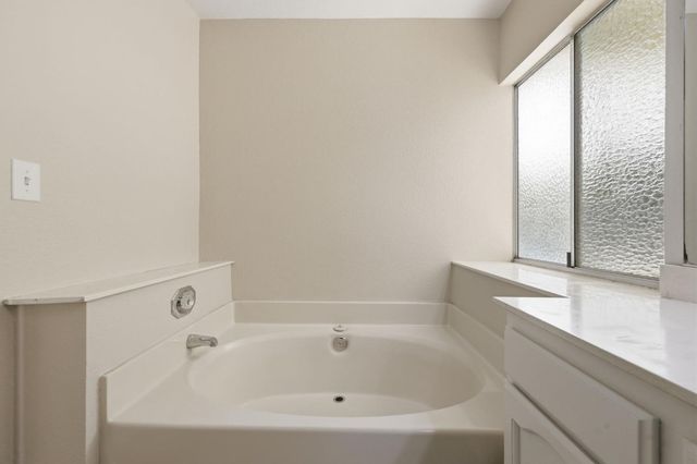 4360 Armadale Way, Sacramento, CA 95823