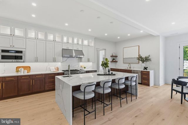 4008 BURKE STATION RD, Fairfax, VA 22032