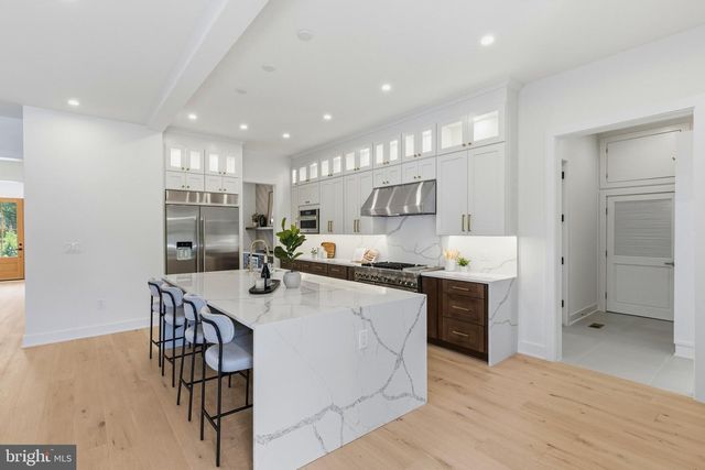 4008 BURKE STATION RD, Fairfax, VA 22032