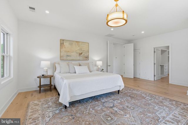 4008 BURKE STATION RD, Fairfax, VA 22032