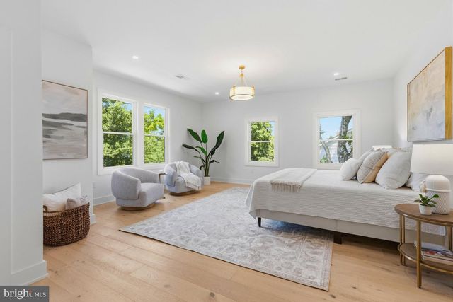 4008 BURKE STATION RD, Fairfax, VA 22032