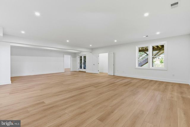 4008 BURKE STATION RD, Fairfax, VA 22032