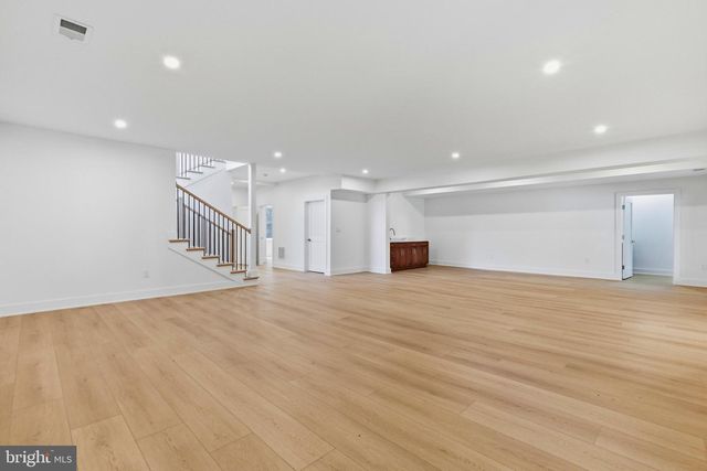 4008 BURKE STATION RD, Fairfax, VA 22032