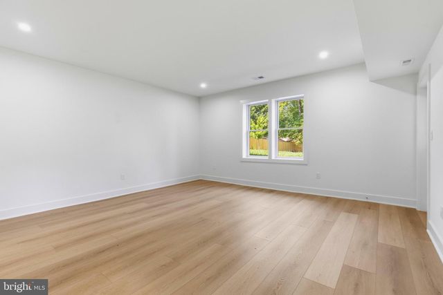4008 BURKE STATION RD, Fairfax, VA 22032