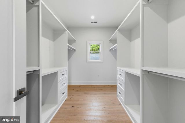 4008 BURKE STATION RD, Fairfax, VA 22032