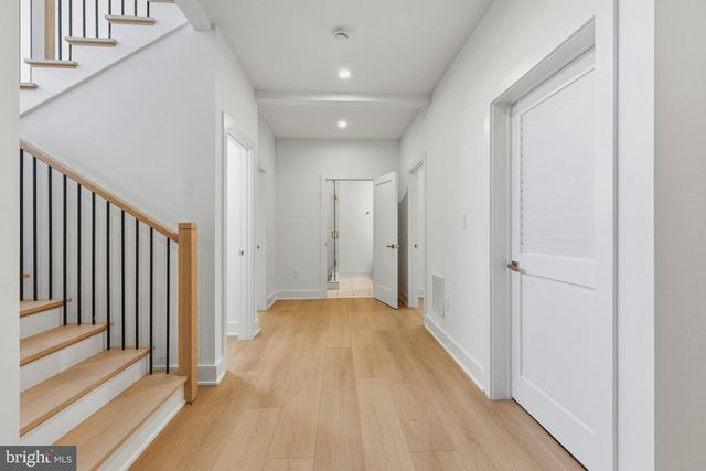 4008 BURKE STATION RD, Fairfax, VA 22032