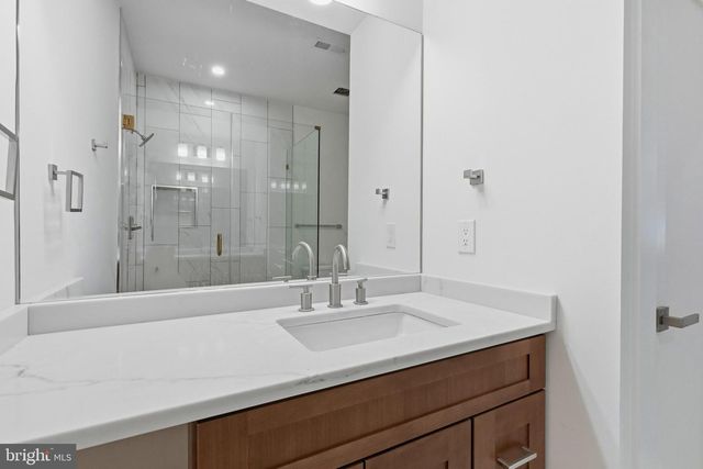 4008 BURKE STATION RD, Fairfax, VA 22032