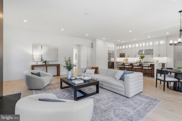 4008 BURKE STATION RD, Fairfax, VA 22032