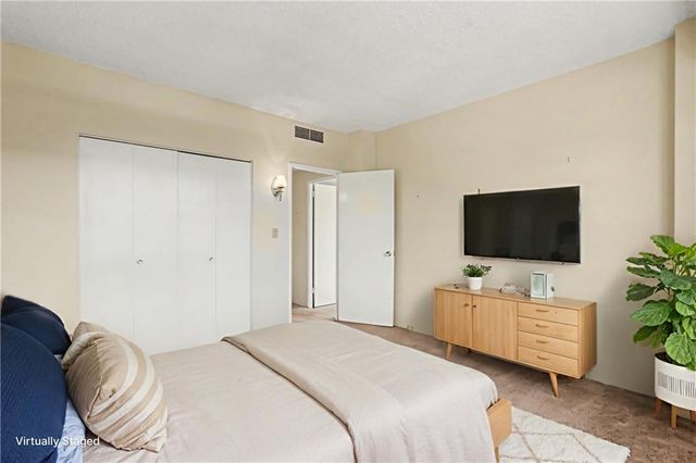 333 W Meyer Boulevard 305, Kansas City, MO 64113